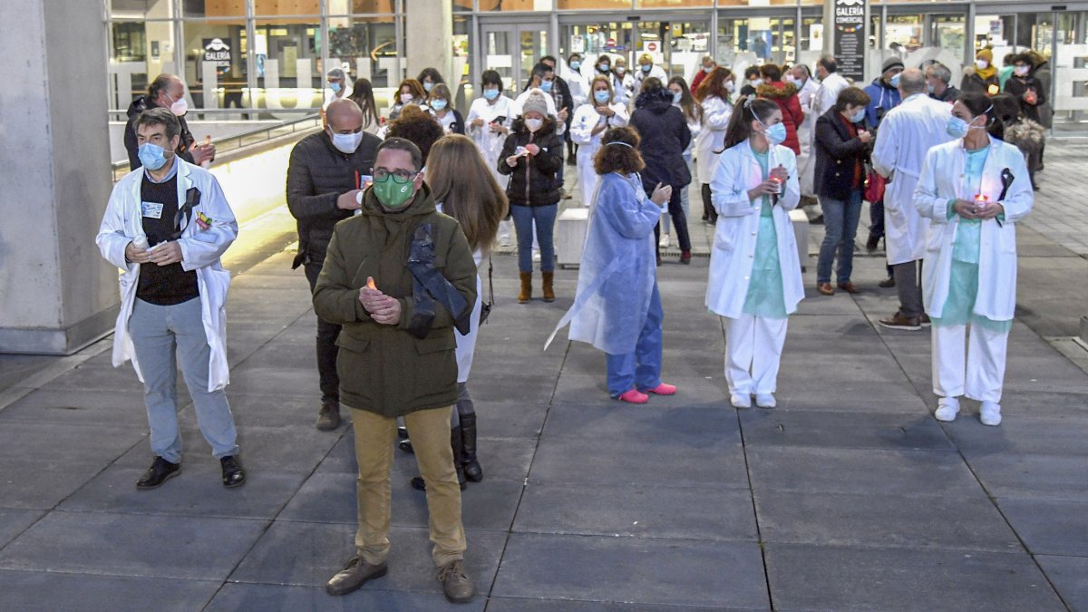 Imagen de la movilización de los sanitarios en el HUBU. ISRAEL L. MURILLO
