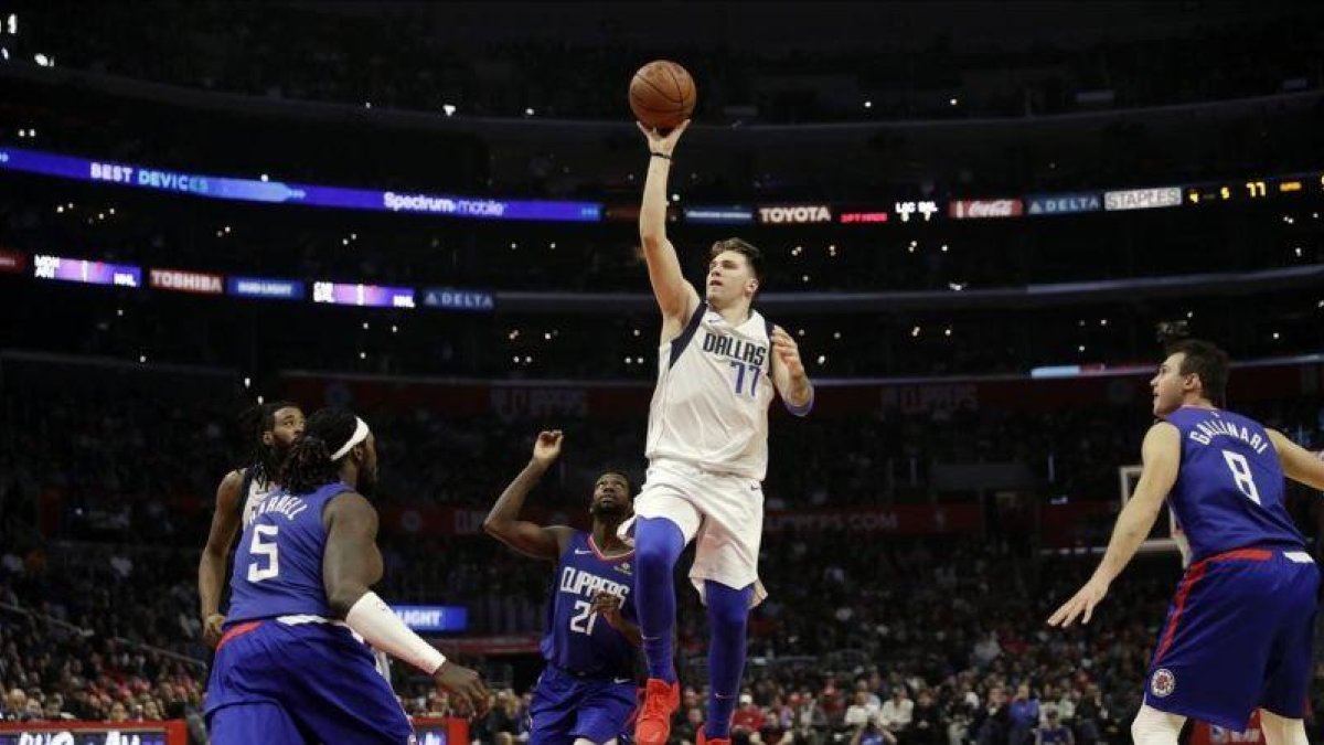 Luka Doncic en el partido de los Mavericks.-EL PERIÓDICO