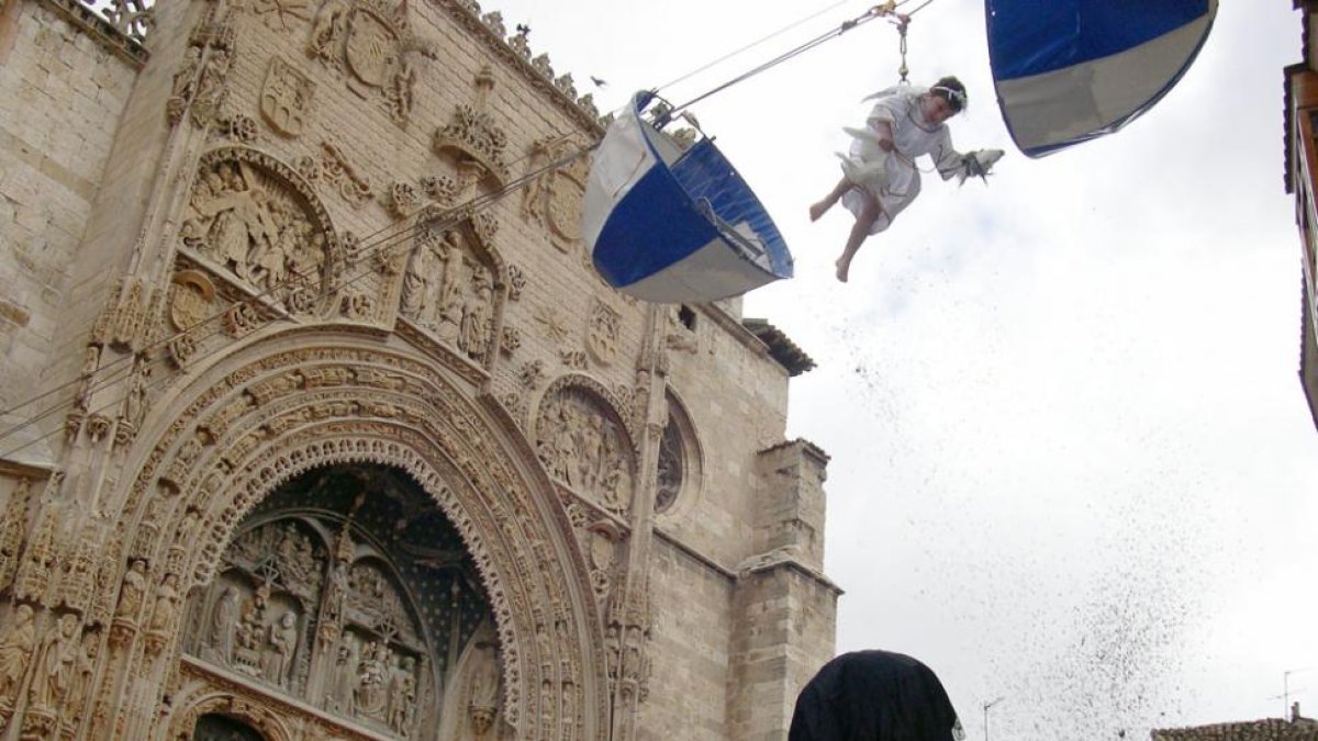Imagen de la bajada del Ángel en Aranda. ECB