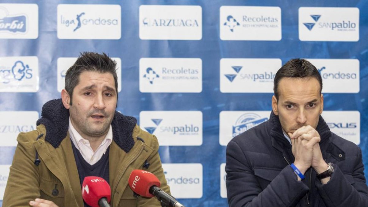 Albano Martínez y Félix Sancho, durante una comparecencia pública.-SANTI OTERO