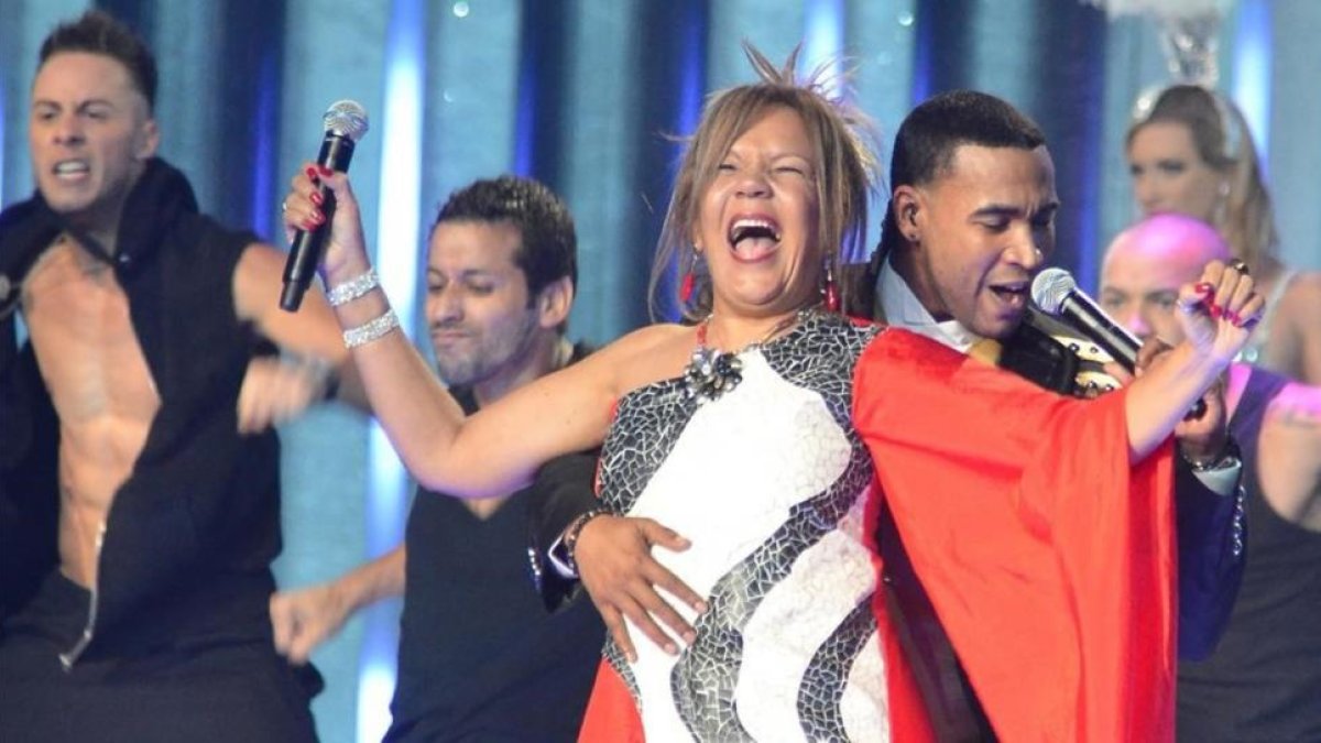 Loalwa Braz, vocalista Kaoma, en la entrega de los premios Billboard Latinos.-EFE / GASTÓN DE CÁRDENAS