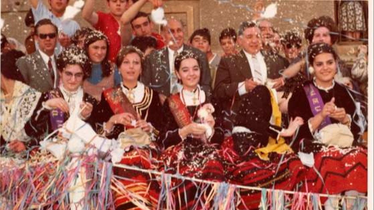 María Isabel Bringas recuerda con emoción las Fiestas de San Pedro en las que fue reina del Orfeón Burgalés con los que vivió 