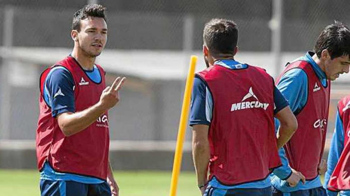 DiegoSuárez durante un entrenamiento con el Real Zaragoza.-