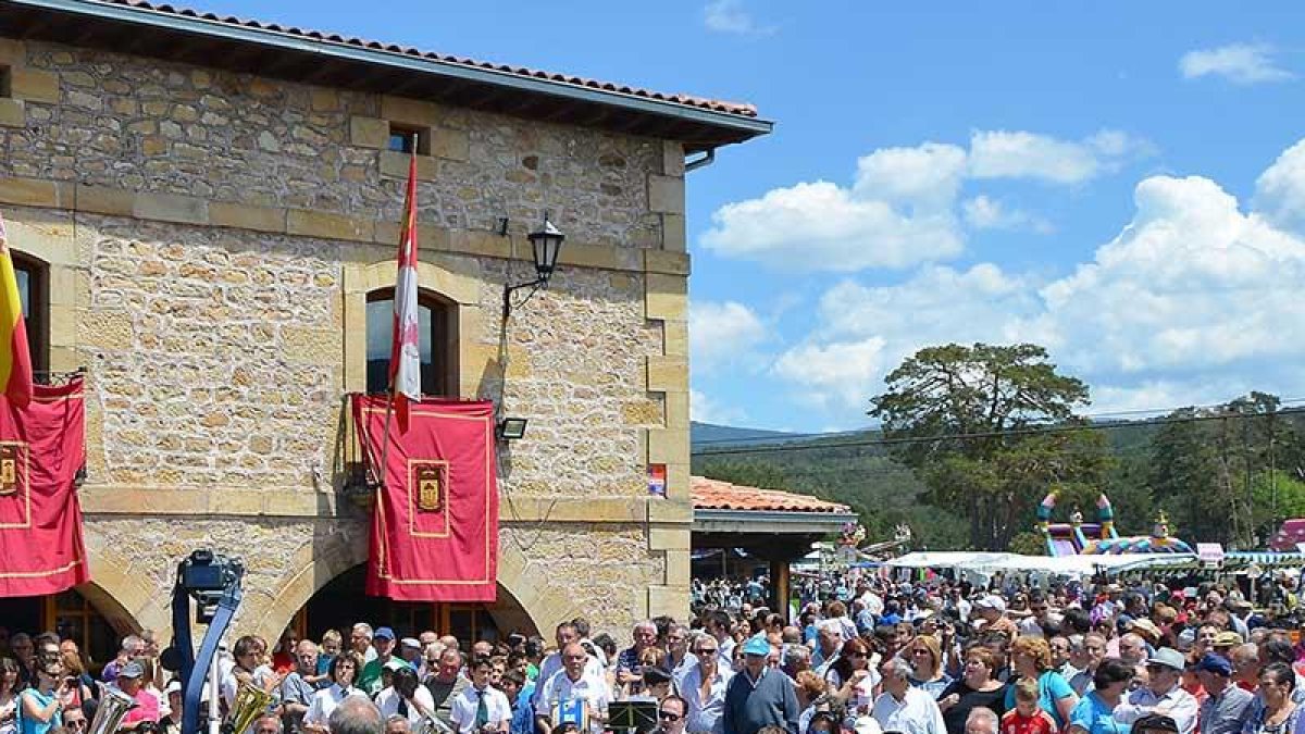 El paraje acoge cada año la propular romería que reúne a miles de personas.-ECB