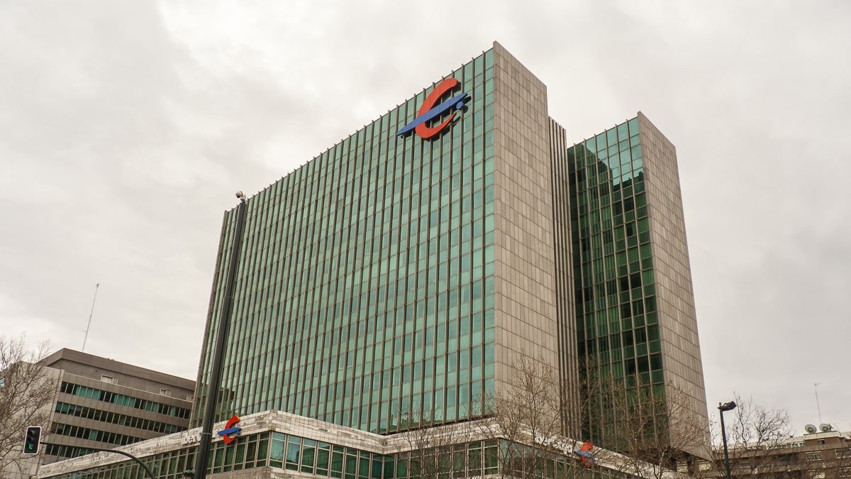 Sede de Ibercaja Banco en Zaragoza. Turol Jones