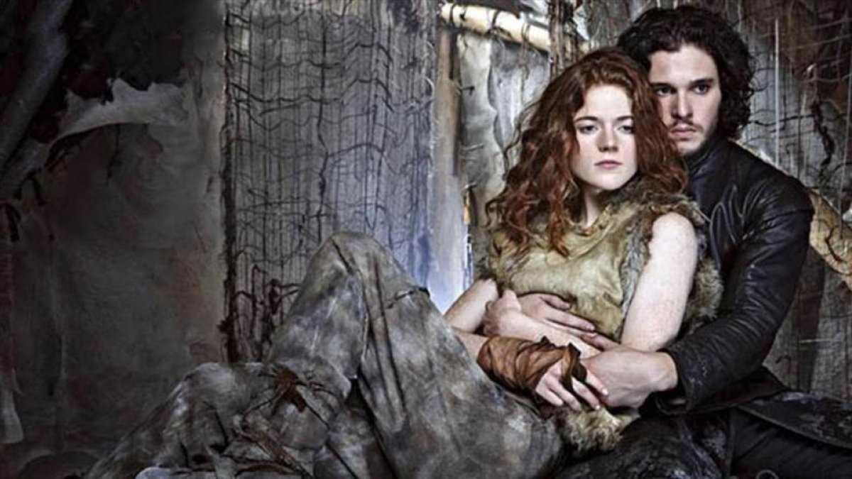Jon Nieve e Ygritte, en una secuencia del episodio 9 de la cuarta temporada de Juego de tronos-HBO
