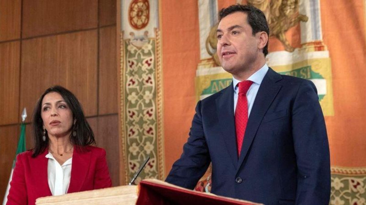 Juan Manuel Moreno, durante su jura del cargo como nuevo presidente de Andalucía.-JULIO MUÑOZ (AFP)