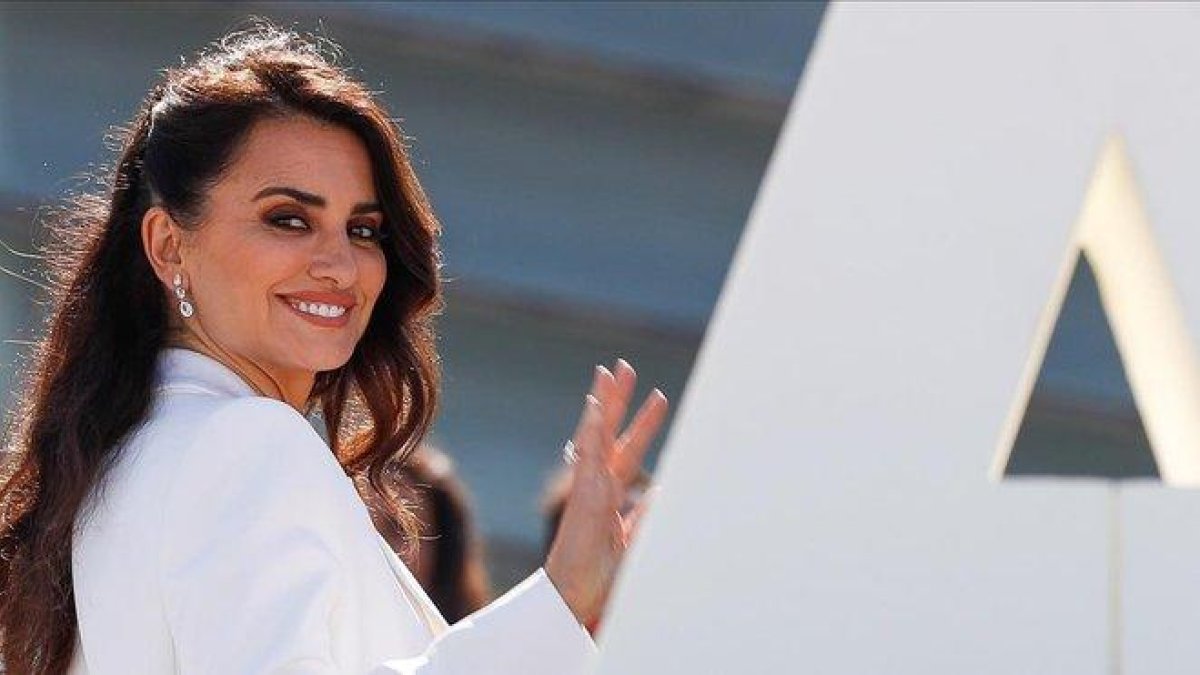 Penélope Cruz, en San Sebastián.-EFE / JAVIER ETXEZARRETA