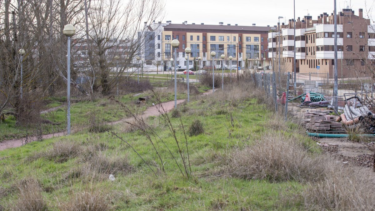 El acondicionamiento de las riberas del Vena como zona de paseo se realizará entre Villímar y el barrio de Villafría. SANTI OTERO