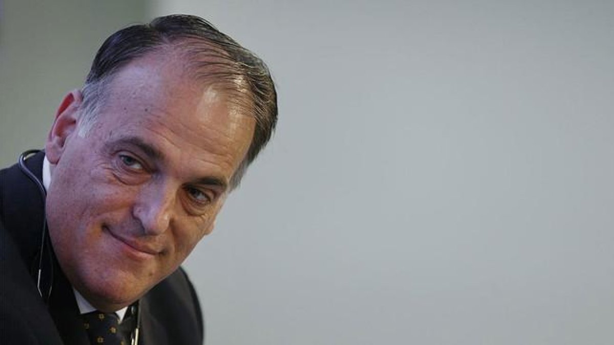 El presidente de la Liga de Fútbol Profesional (LFP), Javier Tebas, durante una conferencia.-JAVIER LIZÓN