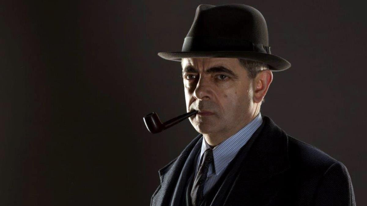 Rowan Atkinson, caracterizado como el comisario Maigret, en la serie de Filmin-44252658