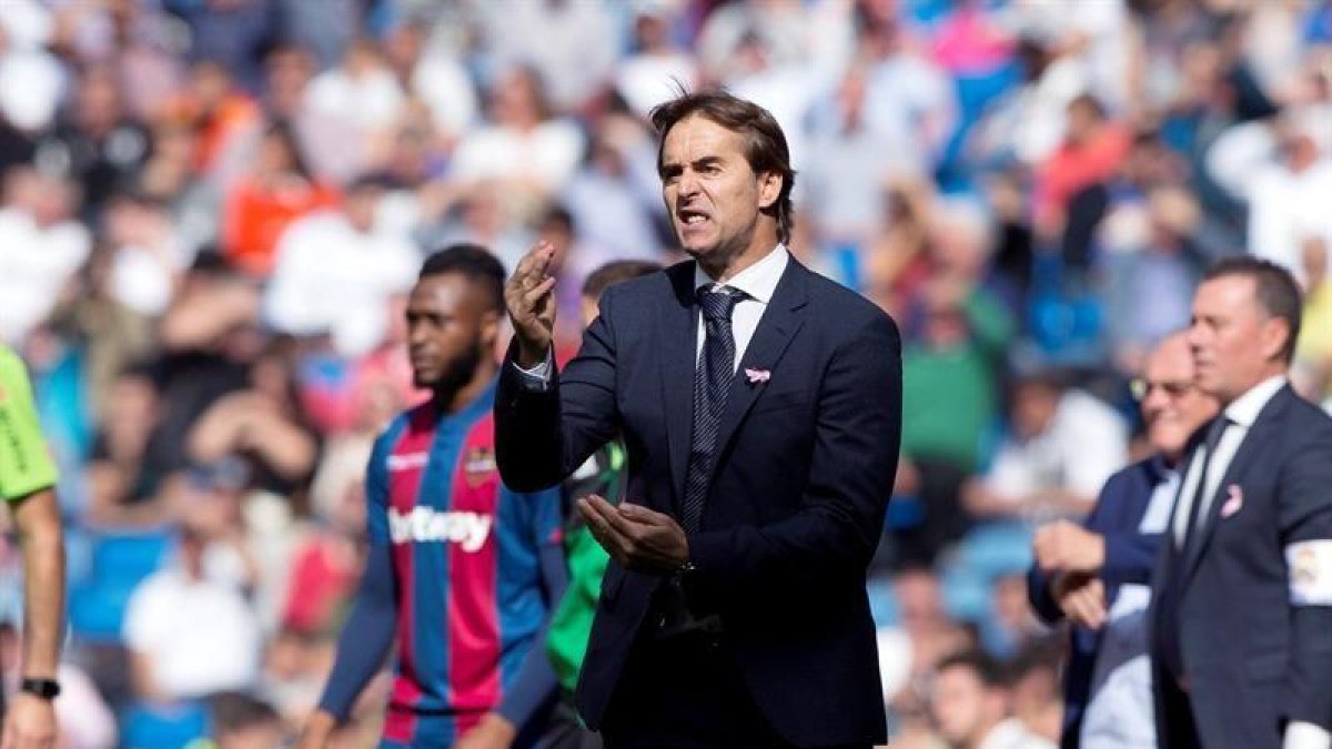 Lopetegui durante el partido.-EFE