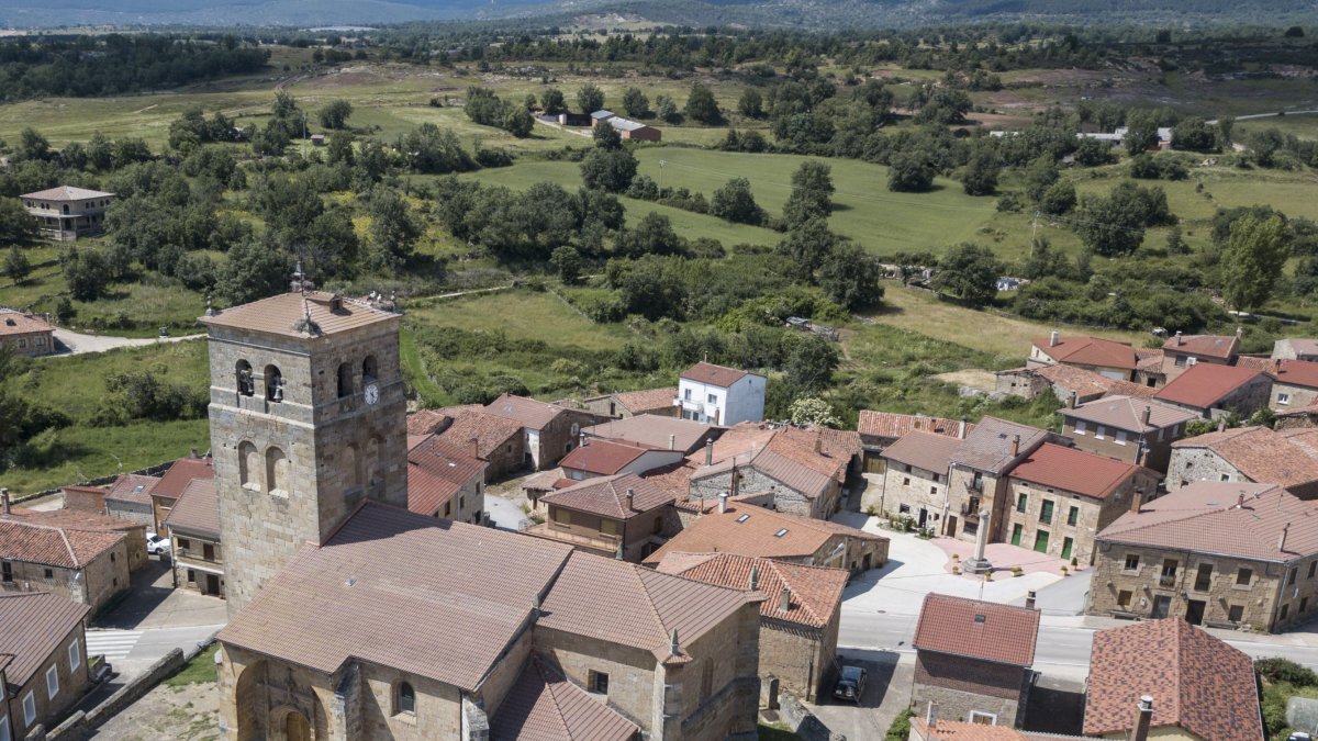 En la imagen, la iglesia de San Esteban. ISRAEL L. MURILLO