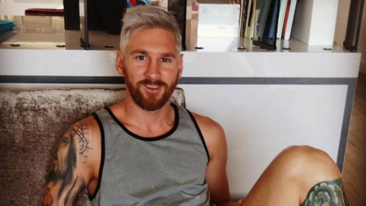 Messi se cambia el 'look' antes de incorporarse a los entrenamientos del Barça.-INSTAGRAM