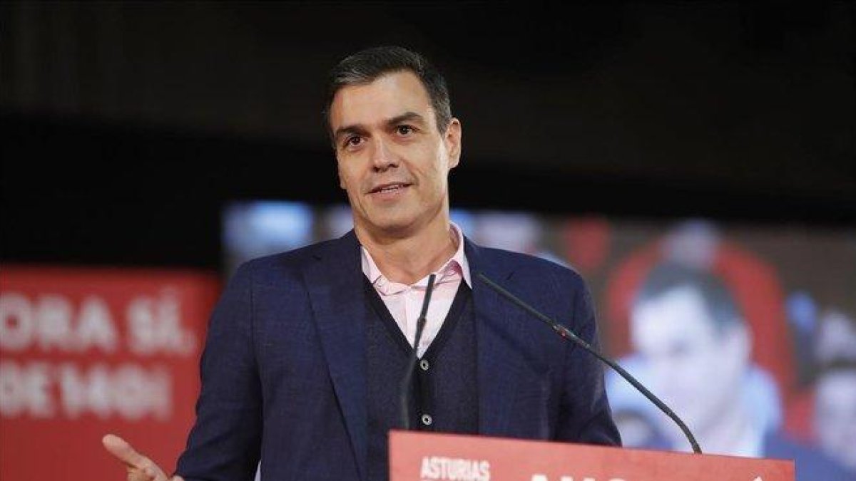 Pedro Sánchez, el pasado martes durante un mitin en Gijón.-EUROPA PRESS / DAMIÁN ARIENZA