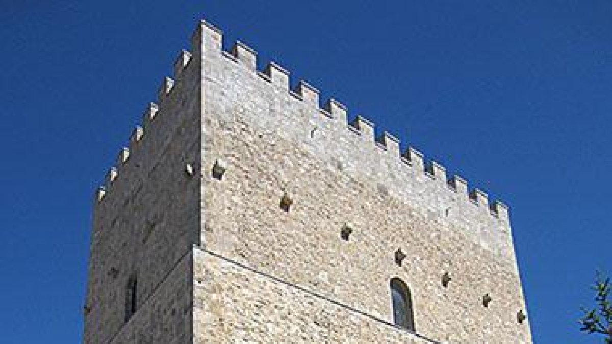 Visitas en el Torreón de los Guzmanes.-L. V.