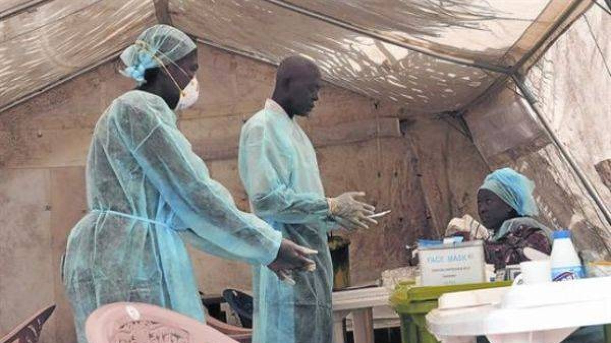 Hospital de Kenema, en Sierra Leona, para enfermos de ébola, el pasado junio.-Foto: REUTERS / TOMMY TREENCHARD