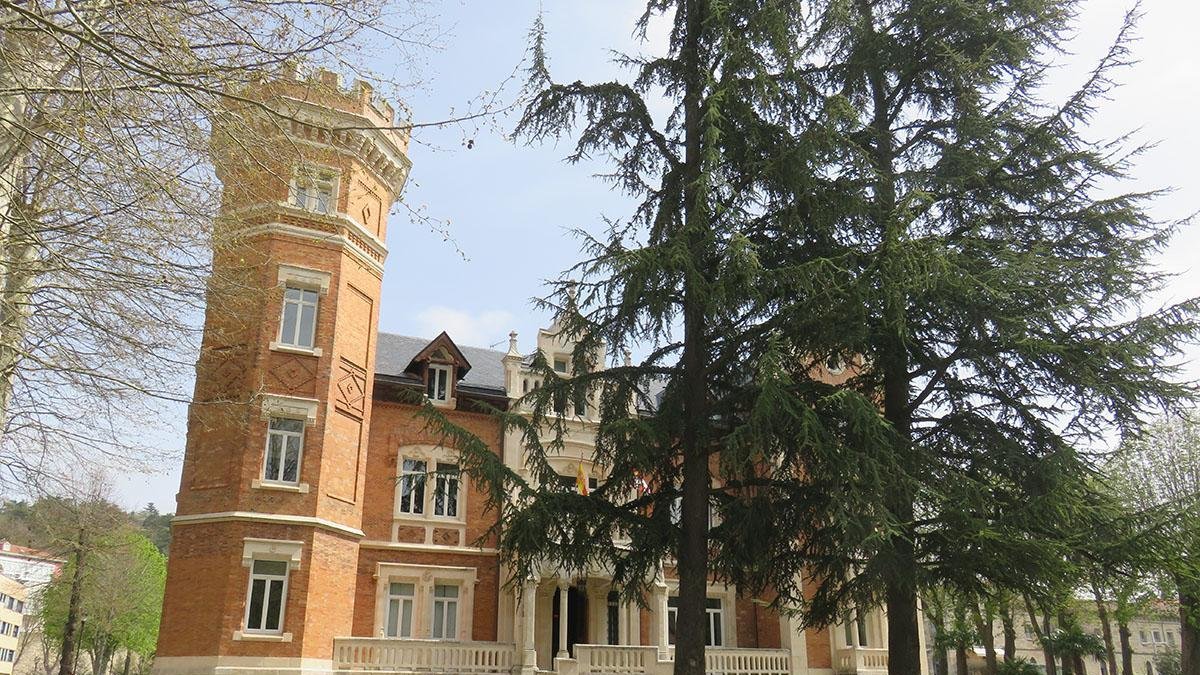 El Palacio de la Isla es la sede del Instituto de la Lengua