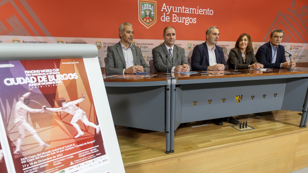 Imagen del cartel de la Copa del Mundo sub 20 femenina, durante la presentación del evento deportivo. SANTI OTERO