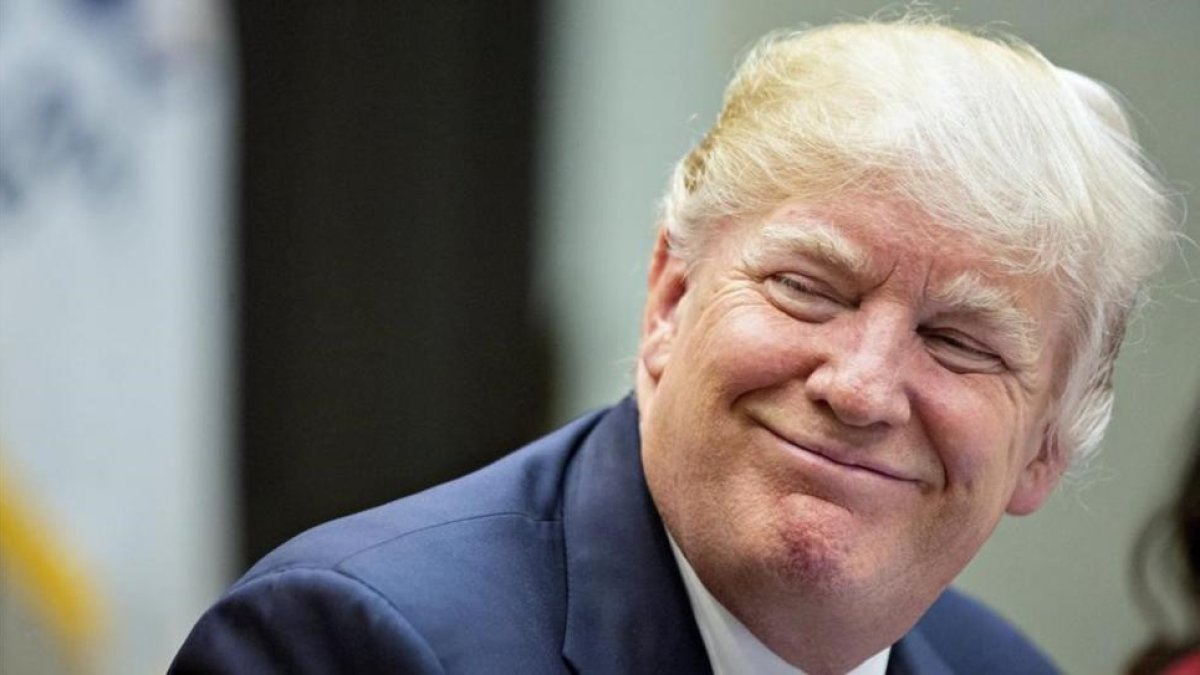 El presidente de Estados Unidos, Donald Trump, durante un encuentro con mujeres propietarias de pequeñas empresas.-ANDREW HARRER