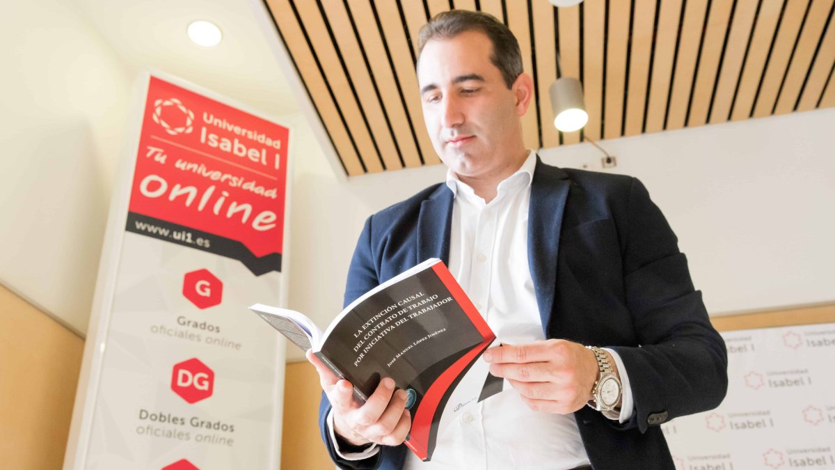 El decano de la Facultas de Ciencias Jurídicas y Económicas de la Universidad Isabel I, José Manuel López Jiménez. FOTO: Universidad Isabel I.
