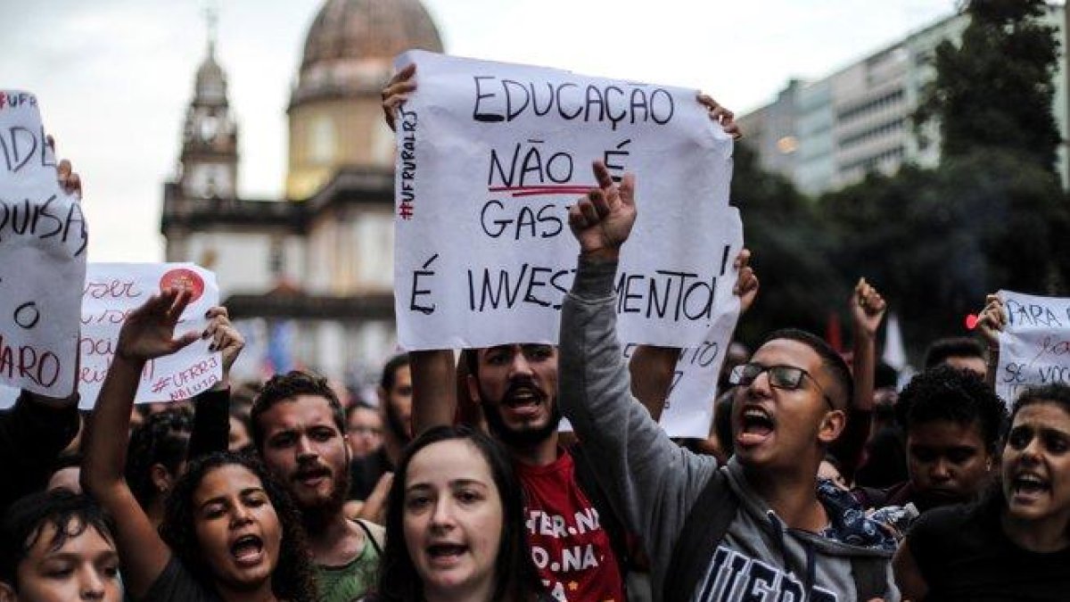 Protestas en Rio de Janeiro, Brasil,  por los recortes en la educación pública.-EFE