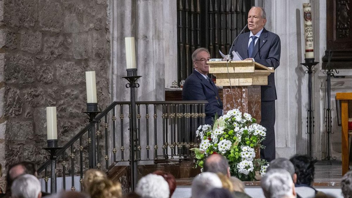 José Sagredo asumió ayer el papel de pregonero en  la iglesia de San Lesmes para iniciar los actos programados de la festividad.-SANTI OTERO