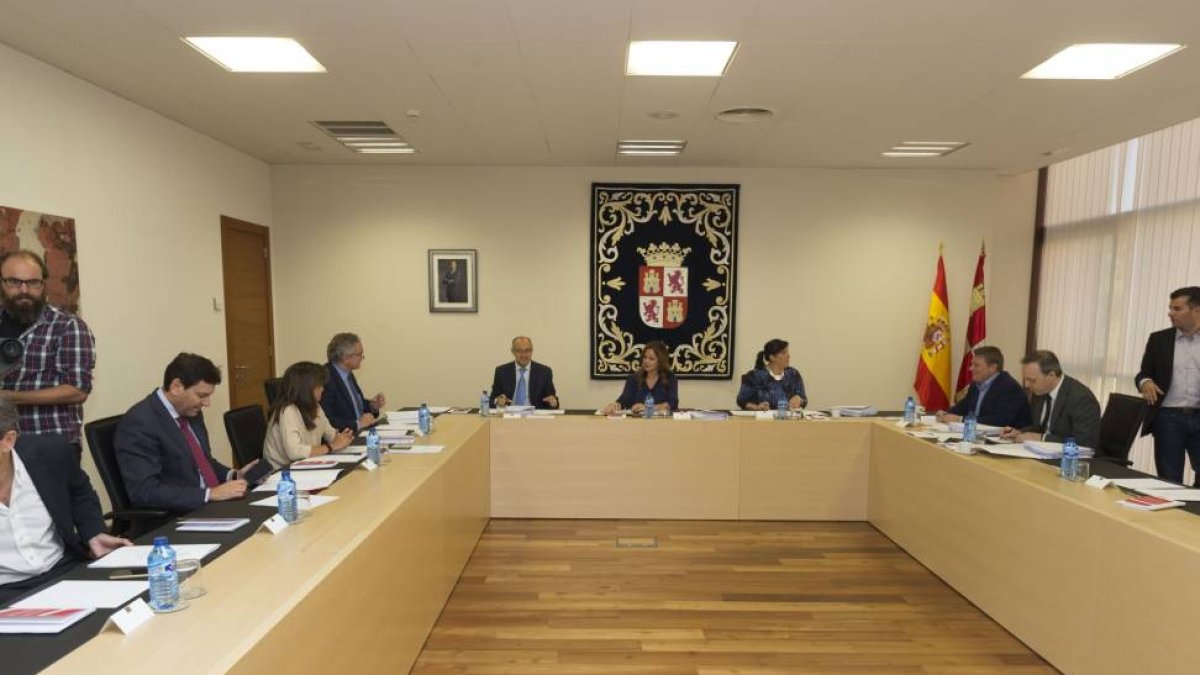 Reunión de la Mesa de las Cortes y de la Junta de Portavoces-Ical