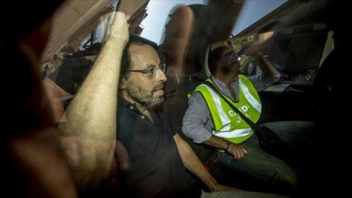Sandro Rosell.-