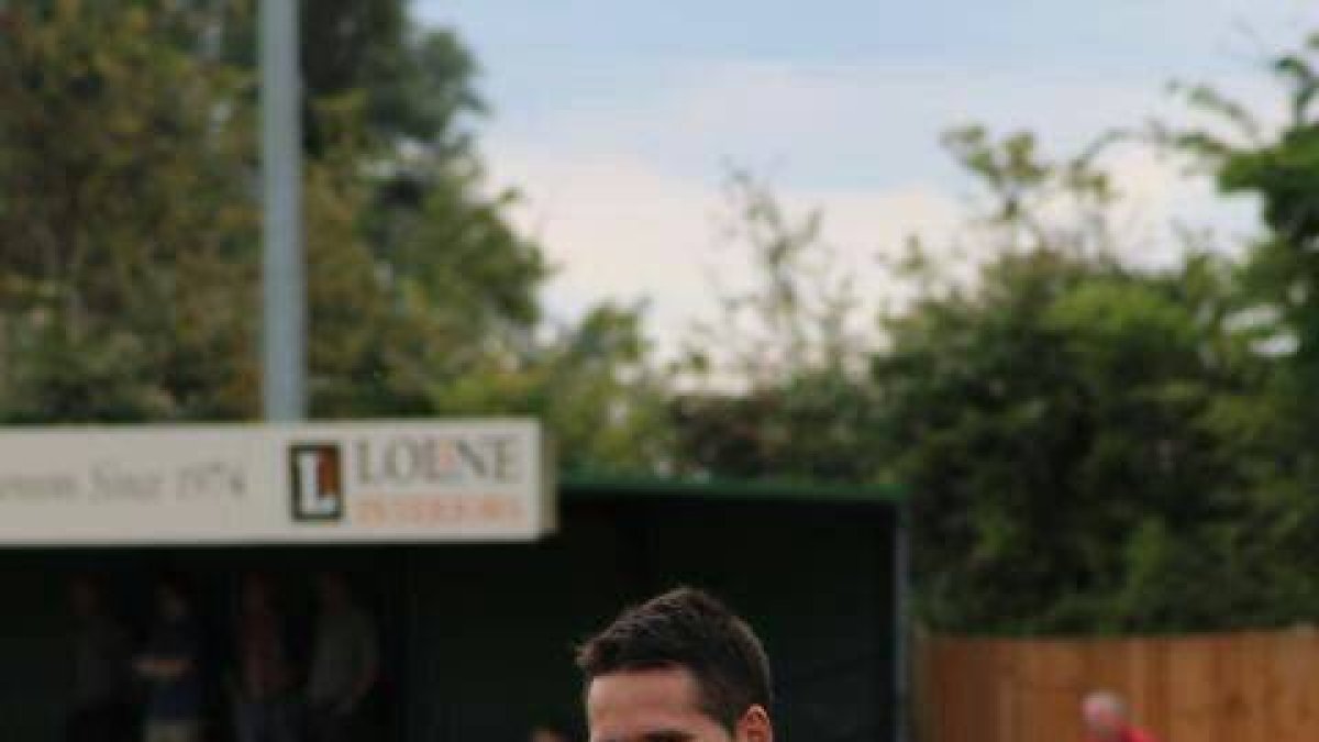 Mikel Aurreko durante un partido amistoso con el Biggleswade.-