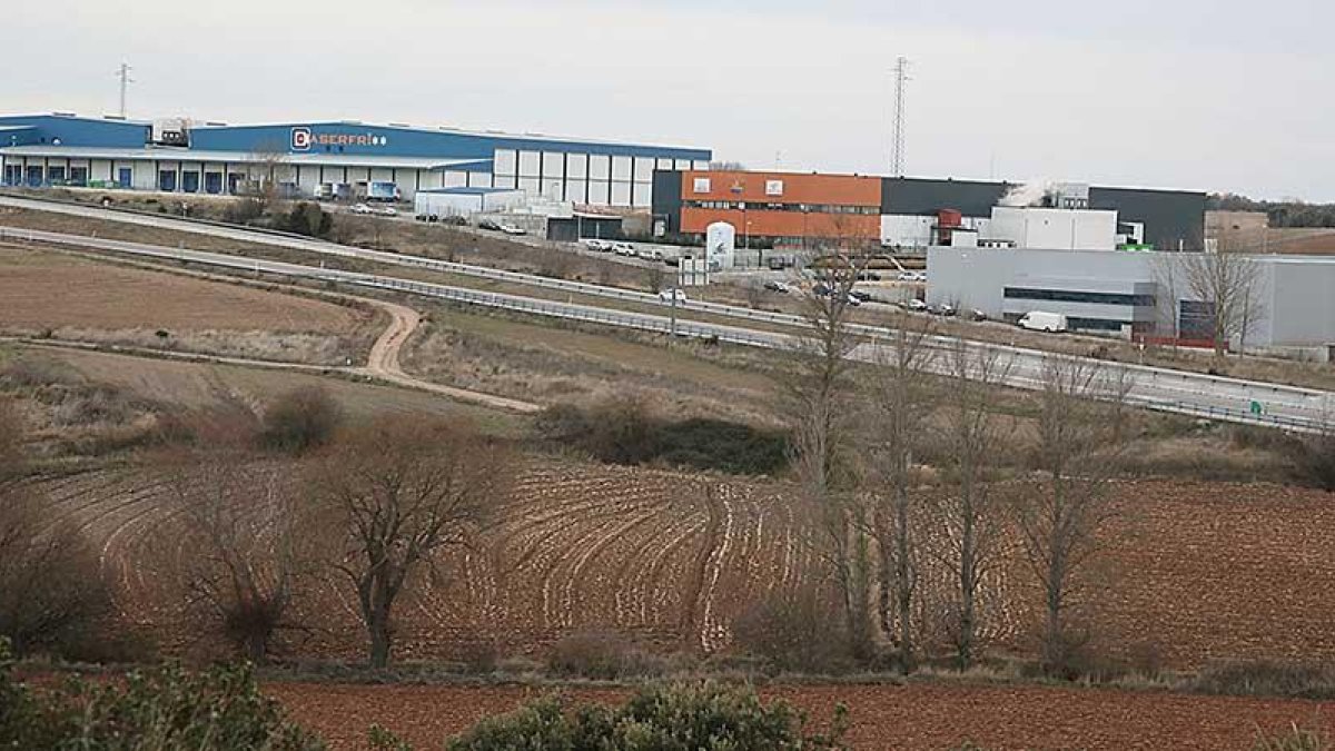 El polígono industrial Montenuevo, en Valdorros, acoge a varias empresas importantes de diversos sectores.-ECB