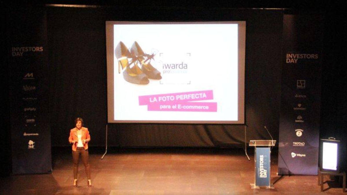 Silvia Haro durante su presentación.-EL PERIÓDICO