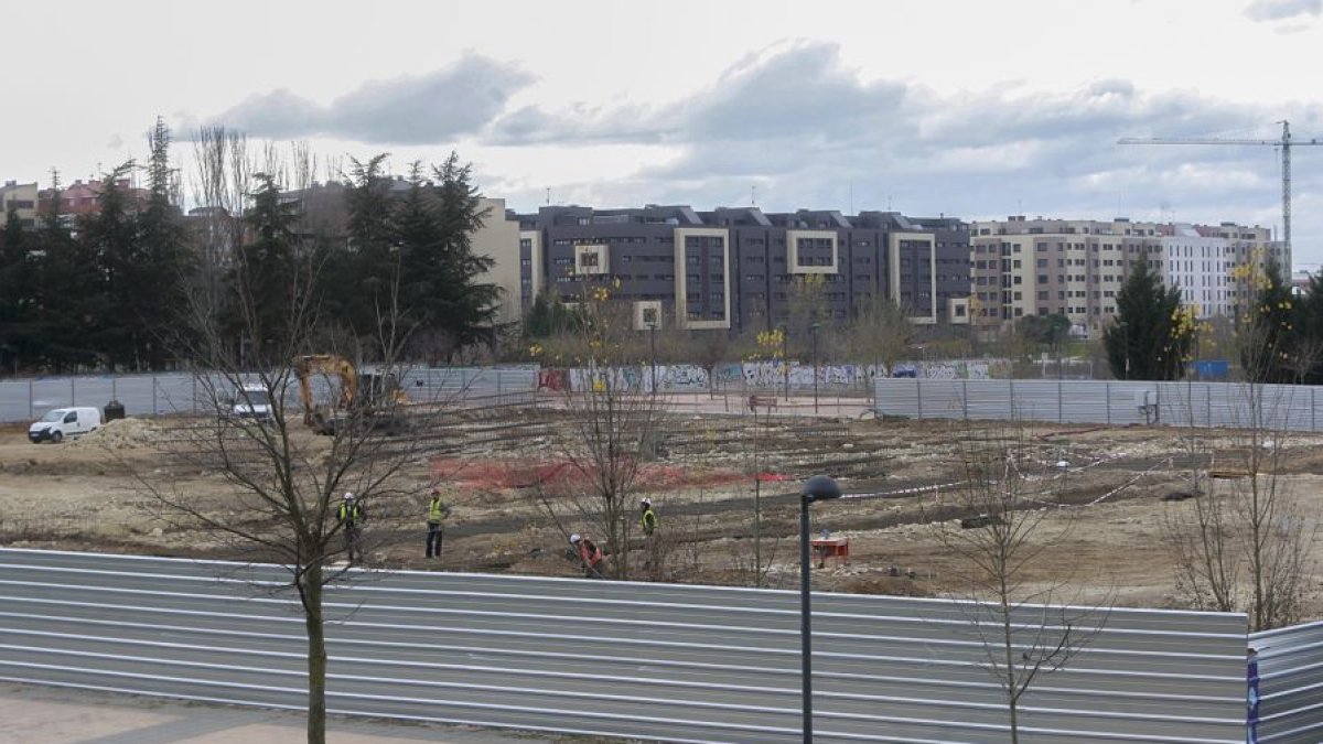 Las obras del colegio comenzaron a principios de octubre. RAÚL OCHOA
