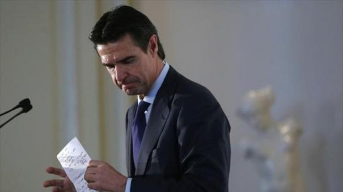 El exministro José Manuel Soria, el pasado mes de abril.-EFE / JUAN CARLOS HIDALGO