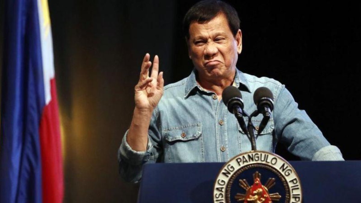 Duterte ofrece un discurso durante la convención de la Liga de Concejales Filipinos en Pasay, el 8 de marzo.-EFE / FRANCIS R MALASIG