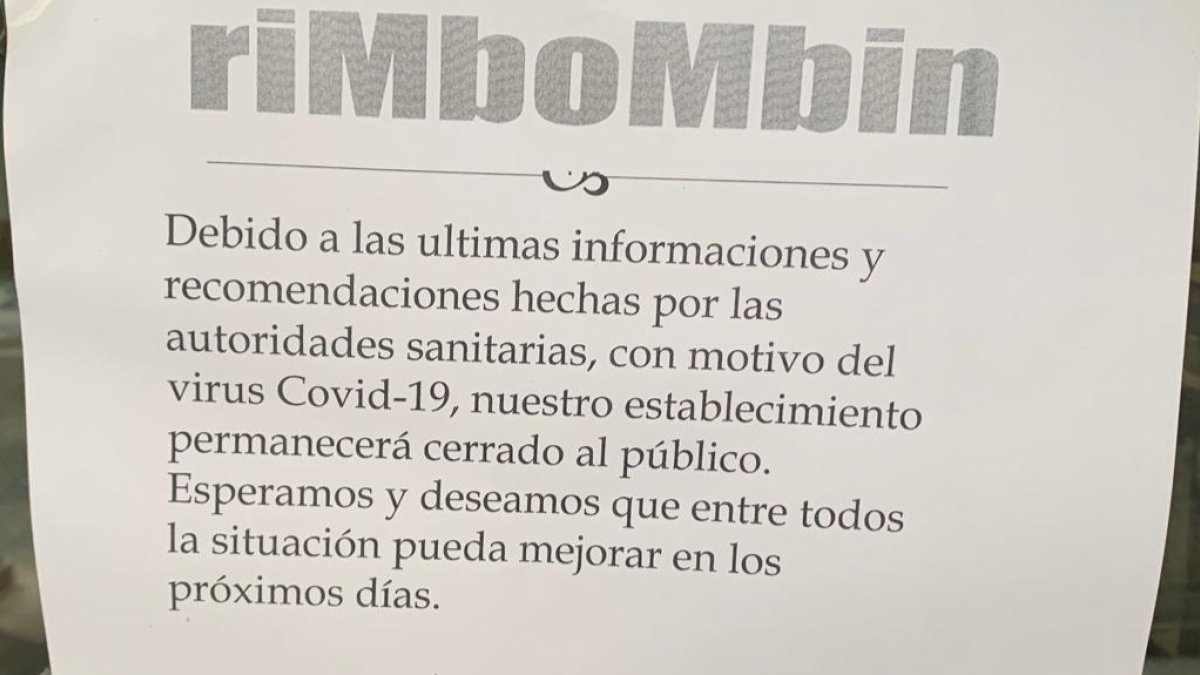 Un cartel informa a los clientes del Rimbombín del cierre temporal. ECB