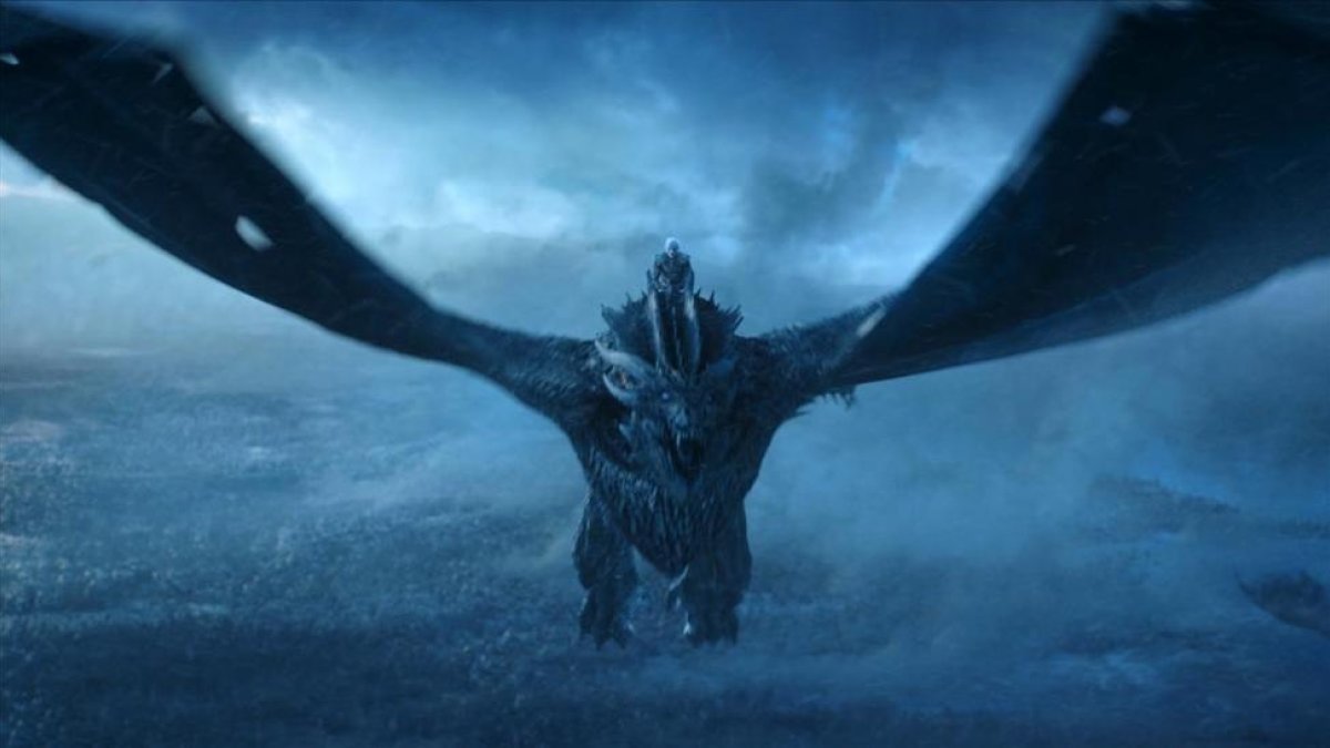 El Rey de la Noche, sobre el dragón zombi, en una imagen del capítulo final de la séptima temporada de Juego de Tronos.-EL PERIÓDICO