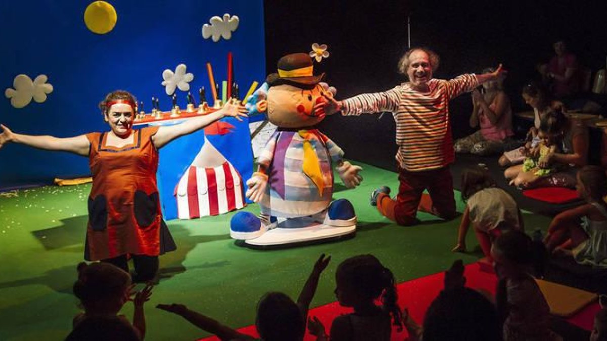 Instante del espectáculo 'Pompón' de la compañía burgalesa La Sonrisa. TOMÁS ALONSO