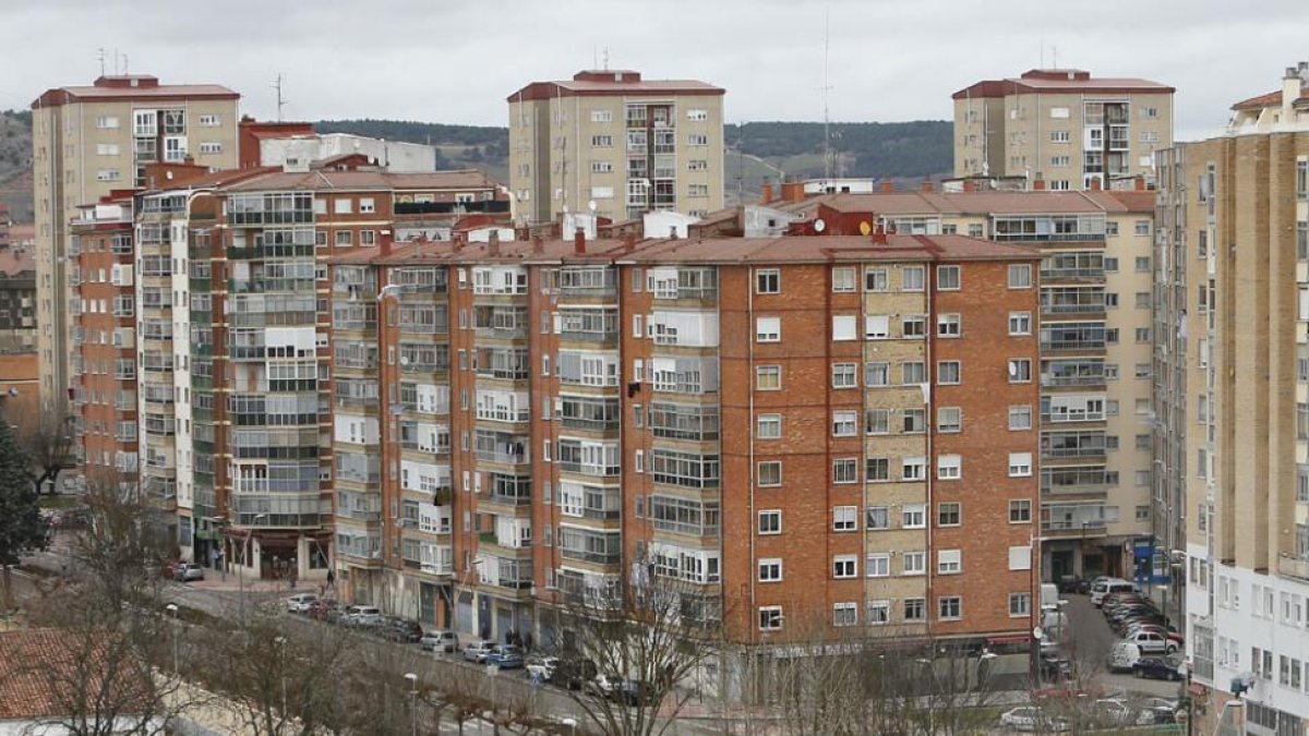 La vivienda de segunda mano lidera el mercado de compraventa de inmuebles.-RAÚL G. OCHOA