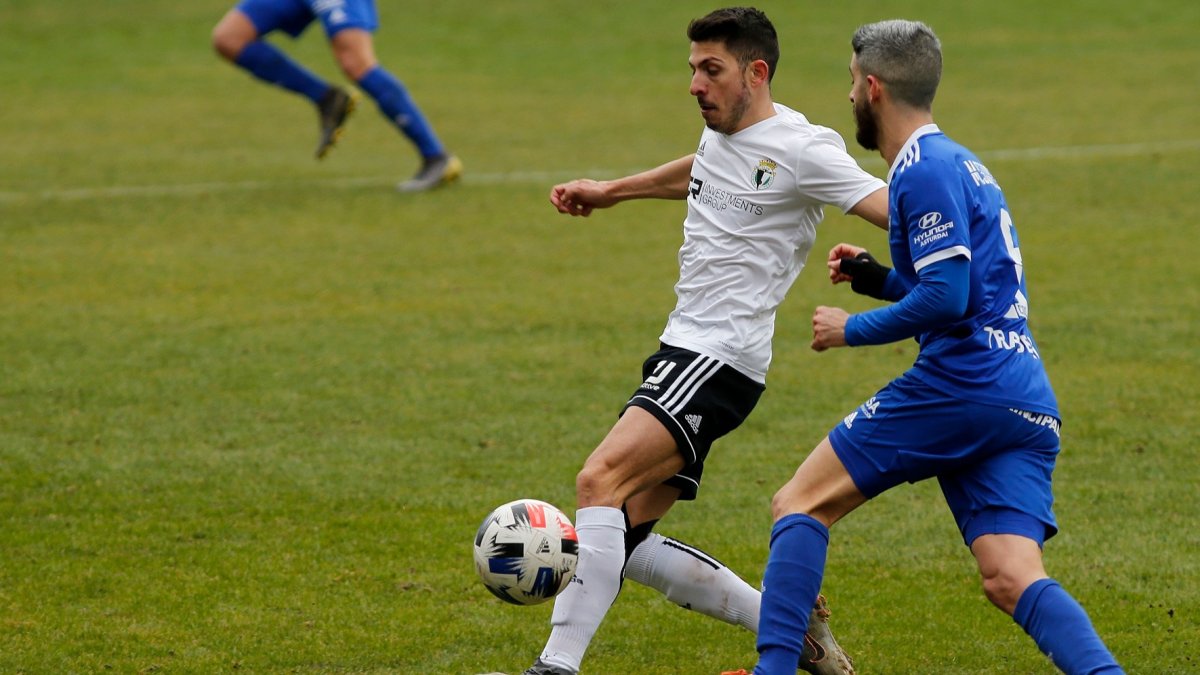 Raúl Navarro, durante un partido. SANTI OTERO
