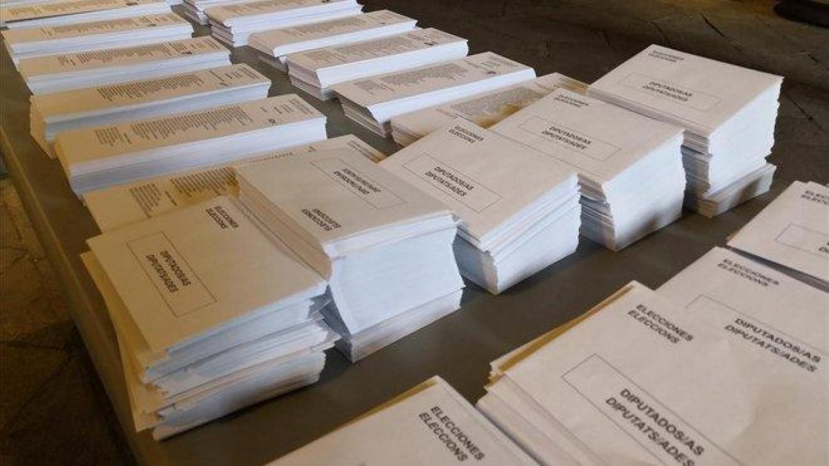 Papeletas de las elecciones generales.-EUROPA PRESS