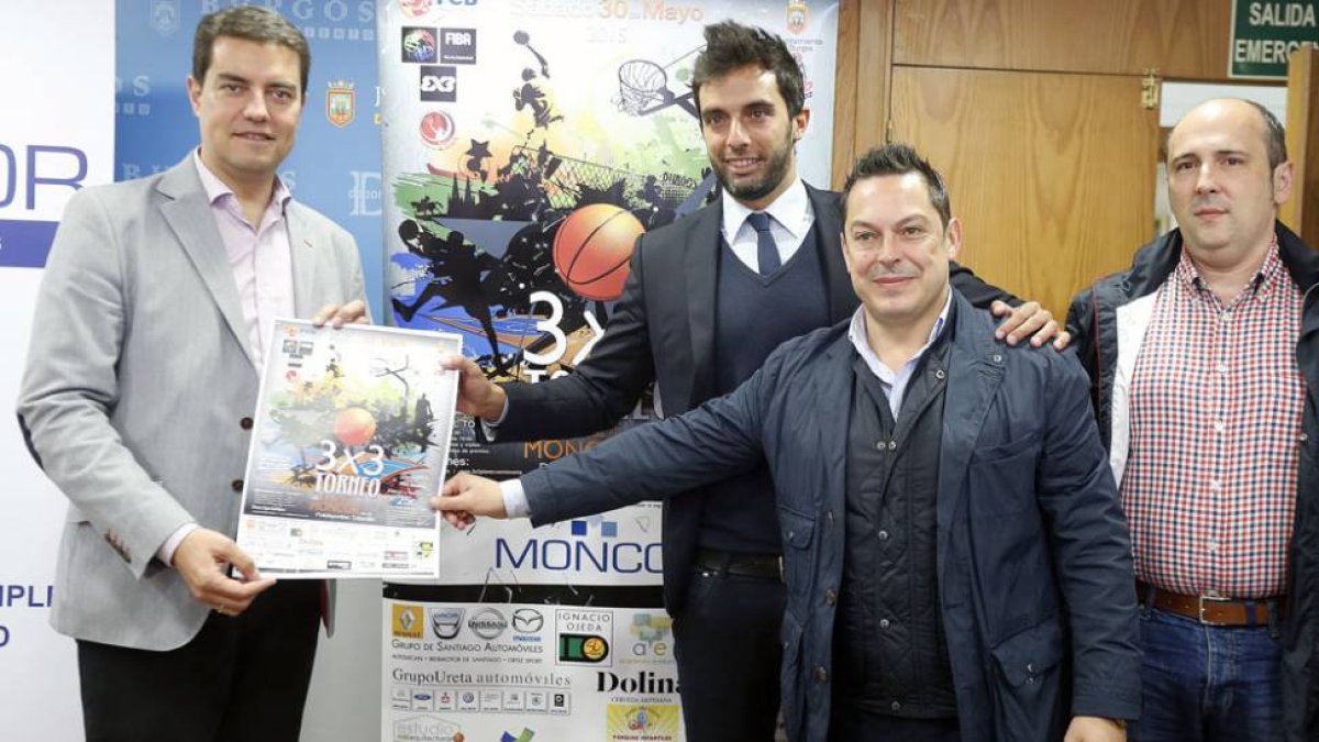 El II Torneo Moncor fue presentado ayer en el Servicio Municipal de Deportes.-Raúl G. Ochoa