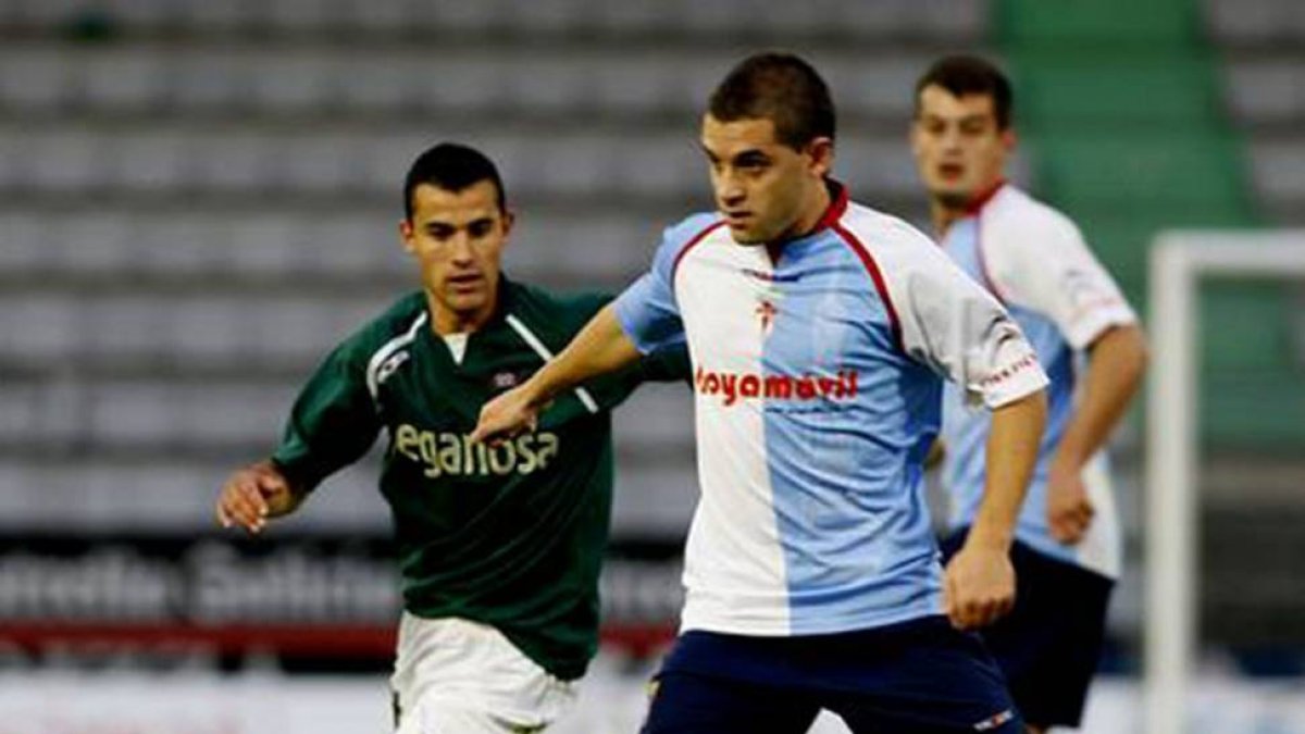 Gonzalo García en su etapa como jugador del Compostela.-
