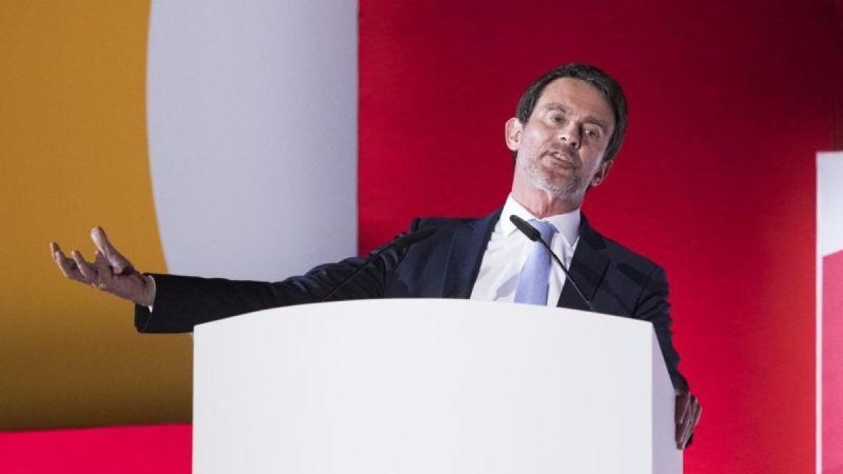 Manuel Valls, en un acto de Societat Civil Catalana.-FERRAN NADEU