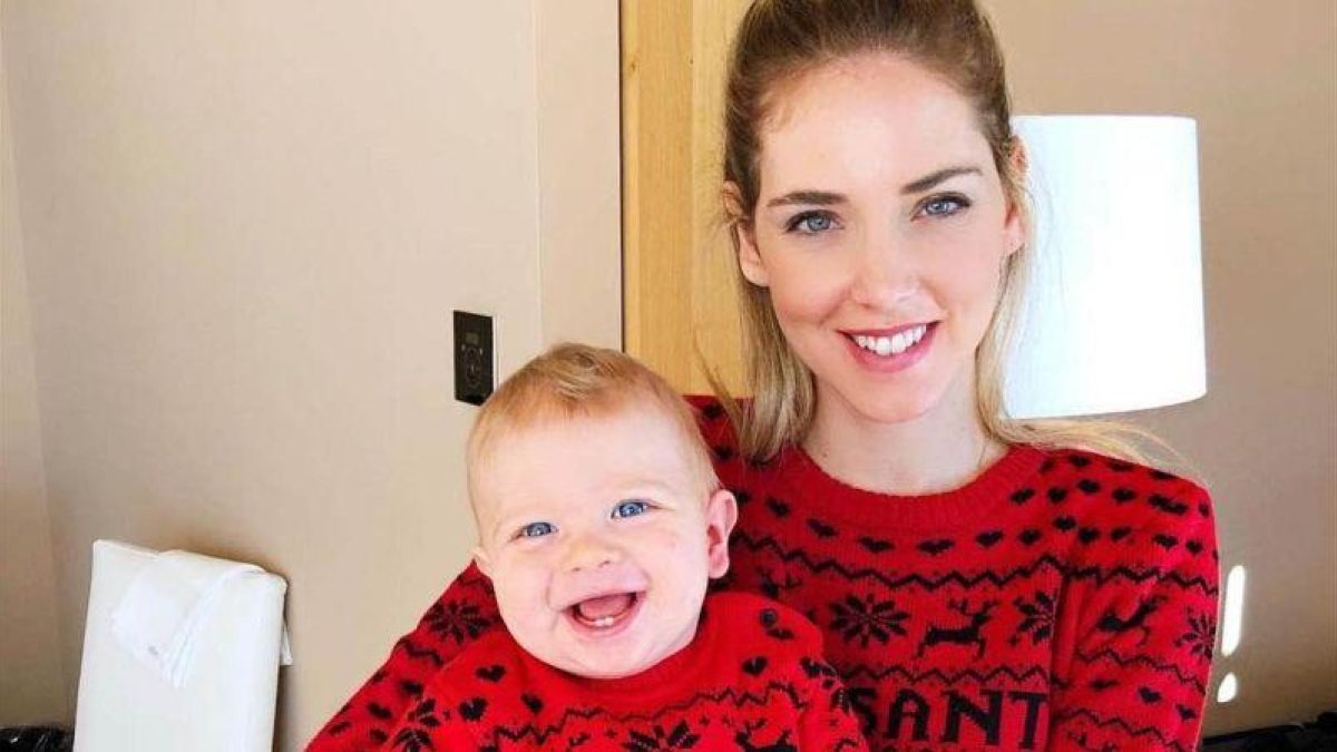 Chiara Ferragni posa con su hijo Leone.-INSTAGRAM