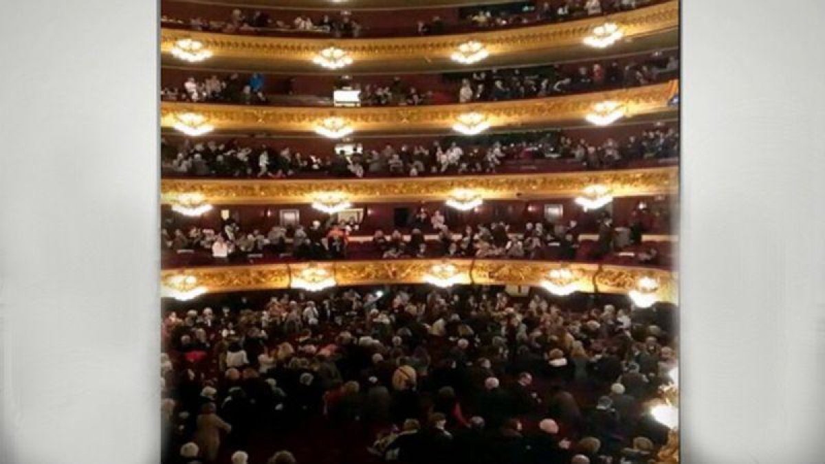 Gritos de Libertad Puigdemont en el Liceu.-EL PERIÓDICO (TWITTER)