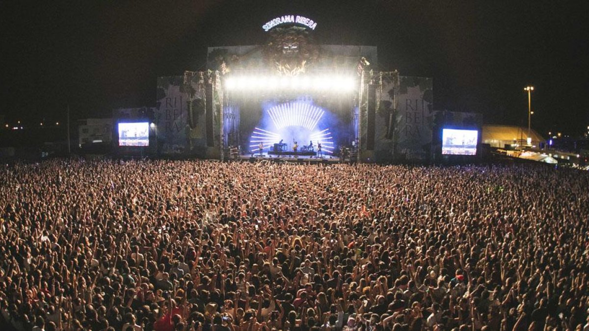 El concierto de Izal el sábado por la noche se convirtió en uno de los más multitudinarios de esta edición.-Rodrigo Mena-Sonorama Ribera