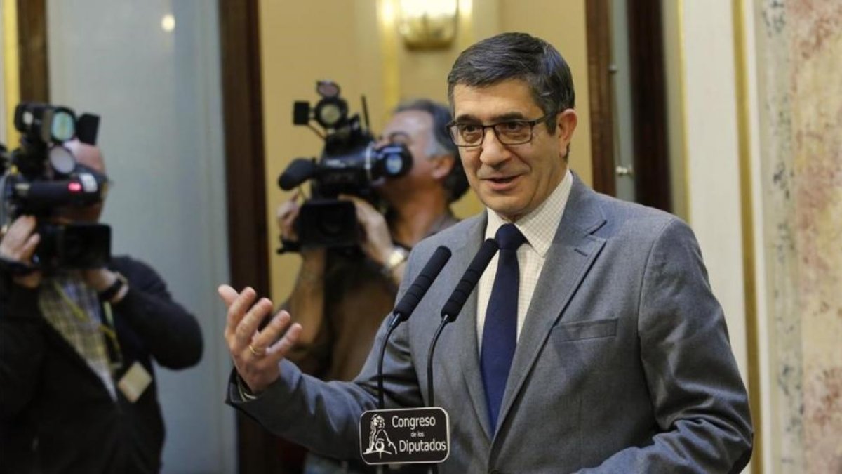 El presidente del Congreso, Patxi López, en su comparecencia ante la prensa.-JUAN MANUEL PRATS