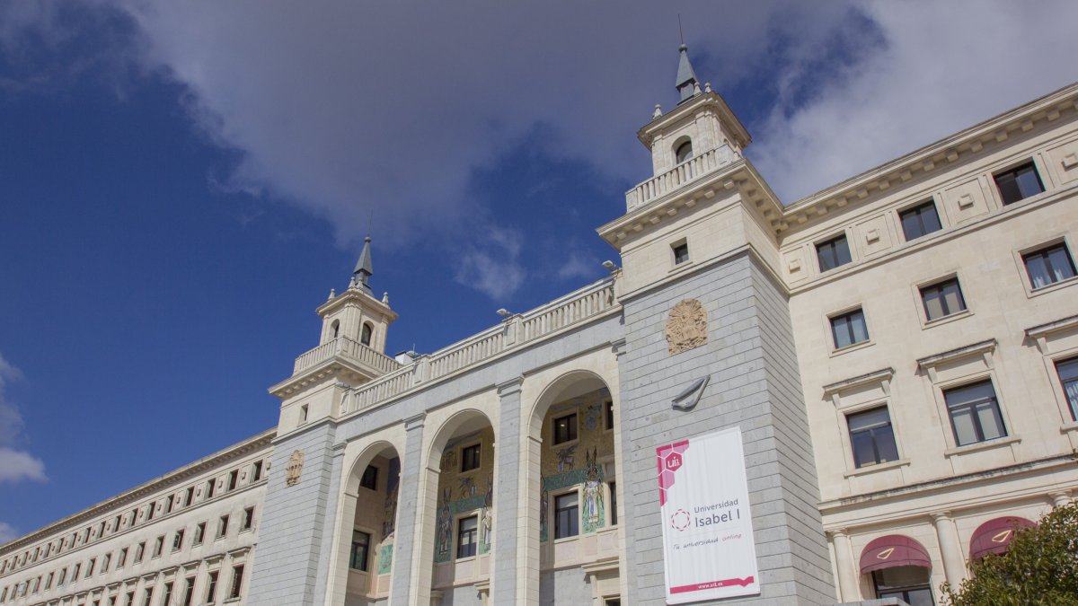 Universidad Isabel I. ECB