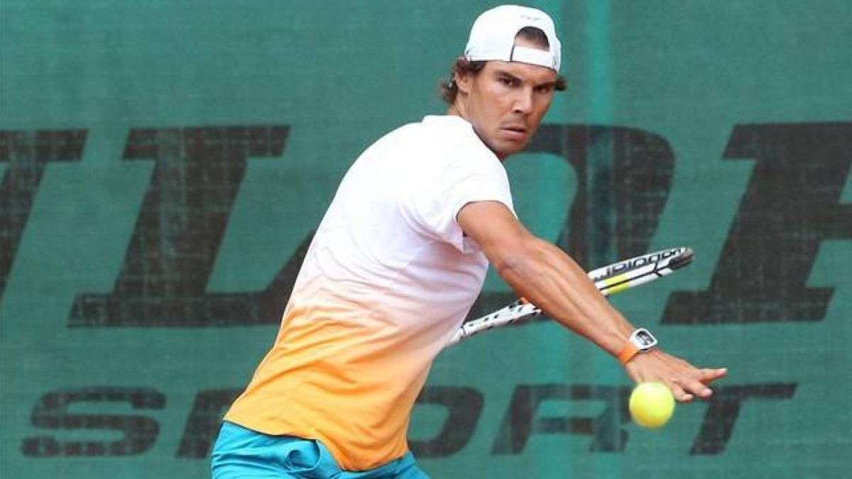 Rafael Nadal durante una sesión de entramiento en Hamburgo en el torneo ATP-Foto: AP/ BODO MARKS